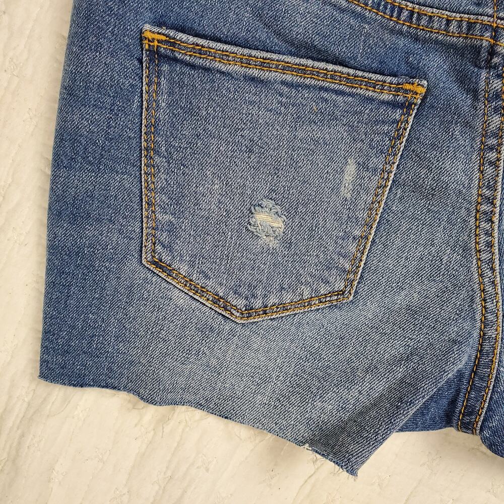 Universal Thread Womens Shorts Cut Off Medium Wash with Whiskering & Raw Hem 00 - Picture 5 of 6